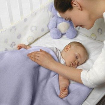Сколько должен спать новорожденный